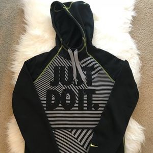 Nike therma- fit hoodie